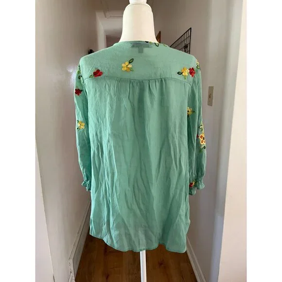 NWT FIGUEROA&flower Embroidered Top - Picture 2 of 4